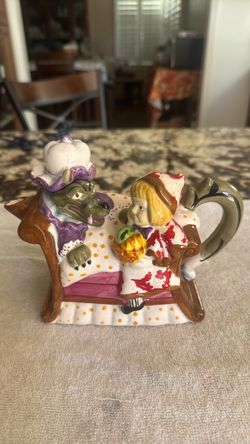 Red riding hood tea pot