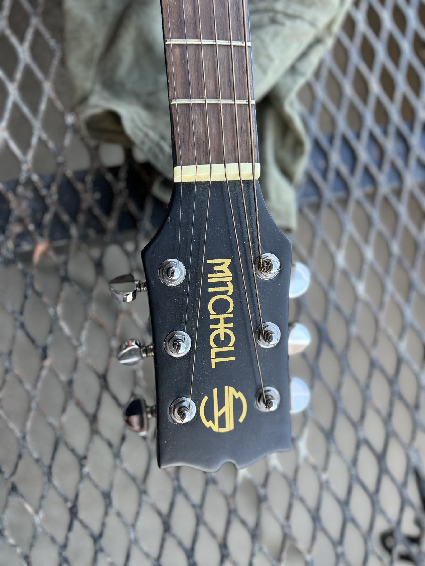 Mitchell MD-34 Small Body Acousitc Guitar