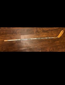 Vintage signed Wayne Gretzky NHL Los Angeles Kings Easton Hockey stick