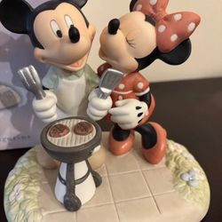 Disney Precious Moments Kiss The Cook Mickey and Minnie