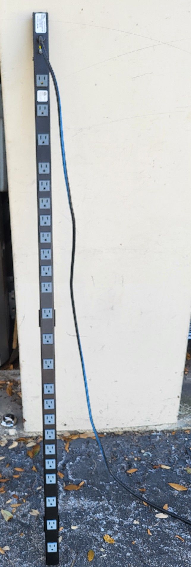 24 Outlet Power Strip
