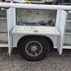 Utility truck bed racks