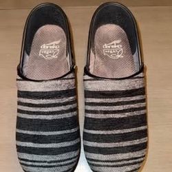 Dansko Vegan Black/Gray Striped Slip-On Clogs/Shoes - Size 38 (7.5-8)