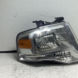 2007 2014 Ford Expedition right headlight (1AA)