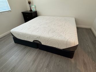 Serta iComfort King Size Foundation and Mattress