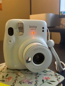 FUJIFILM INSTAX mini w/film included