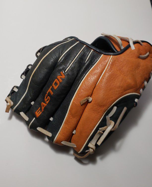 Easton Baseball Glove Mitt