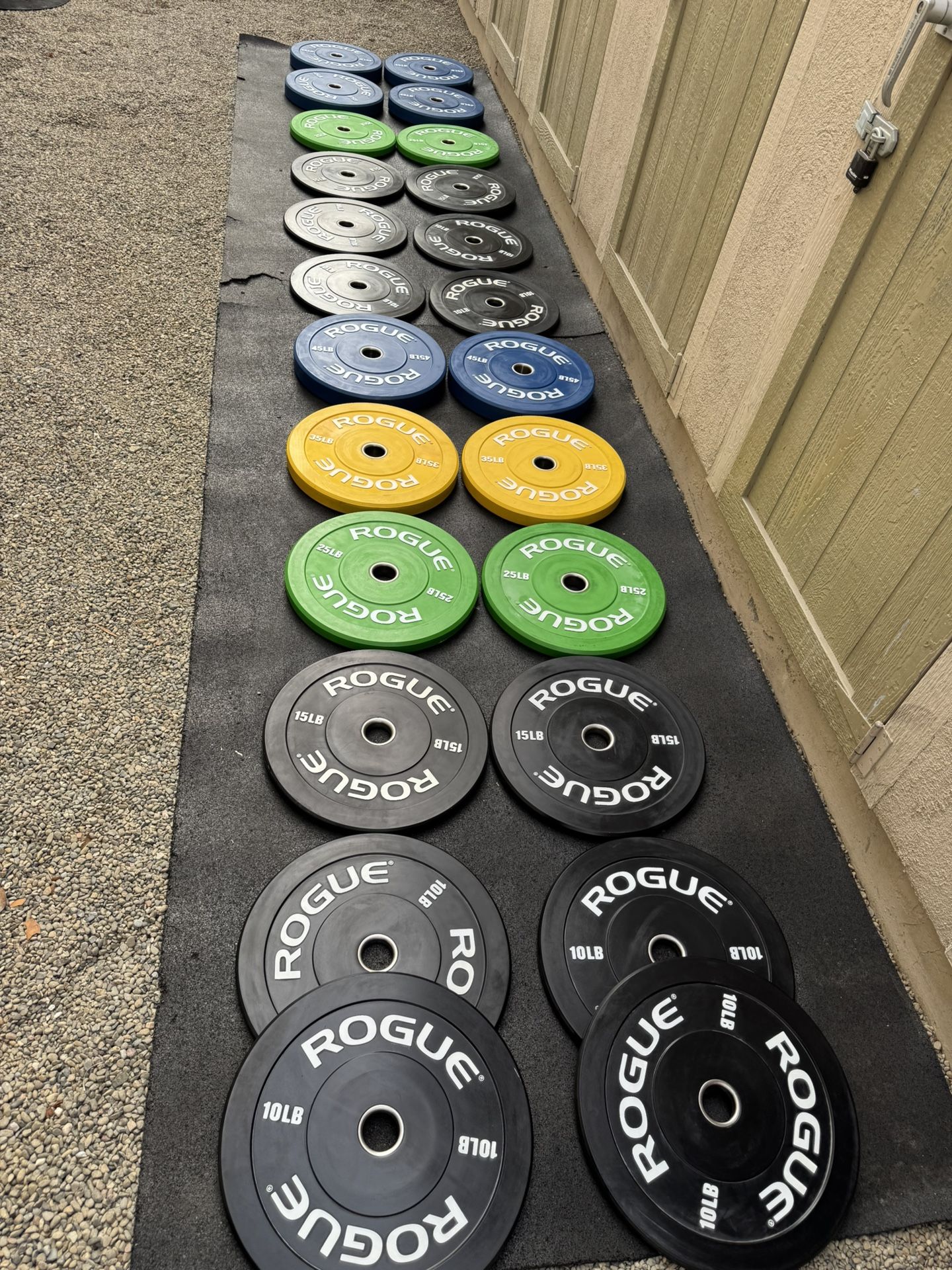 ROGUE COLOR ECHO BUMPER PLATES # 2 SETS AVAILABLE EACH SET $800 ‼️‼️FIRM PRICE‼️‼️