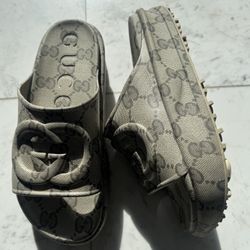 Gucci GG slide sandals 