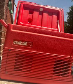 Vintage Marlboro Unlimited 12V Thermoelectric Car Cooler