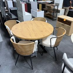 Rattan Di ning Ch air Set of 5 ,