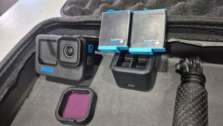 GO PRO 10 with 2 batteries and Charger