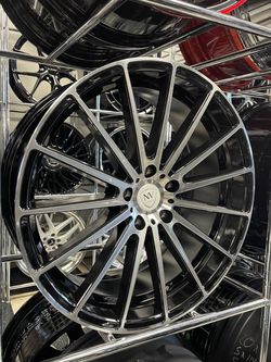Custom 20 inch wheels for Ford Mustang & Nissan Altima Vehicle Fitment: Because rolling on stock rims on a sporty car is a crime. Time to ditch the