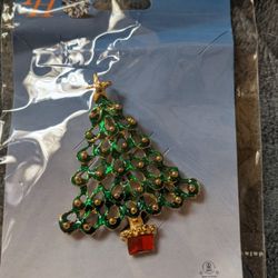 Brand New Christmas Tree Pin 