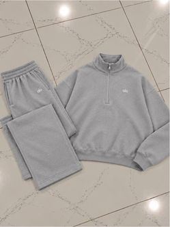 Alo Crew neck zip up set LARGE
