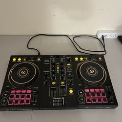 PIONEER DDJ-400 Rekordbox DJ CONTROLLER LIKE NEW + USB CABLE 