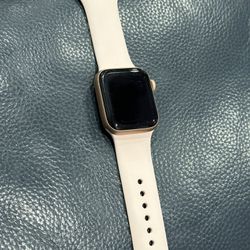 Apple Watch SE (GPS 40mm) - Gold Aluminum Case with Pink Sand Sport Band
