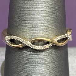 10K Yellow Gold Round Diamond Stackable Ring