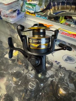 New Penn Battle IV 3000 salt and fresh water spinning fishihg reel .