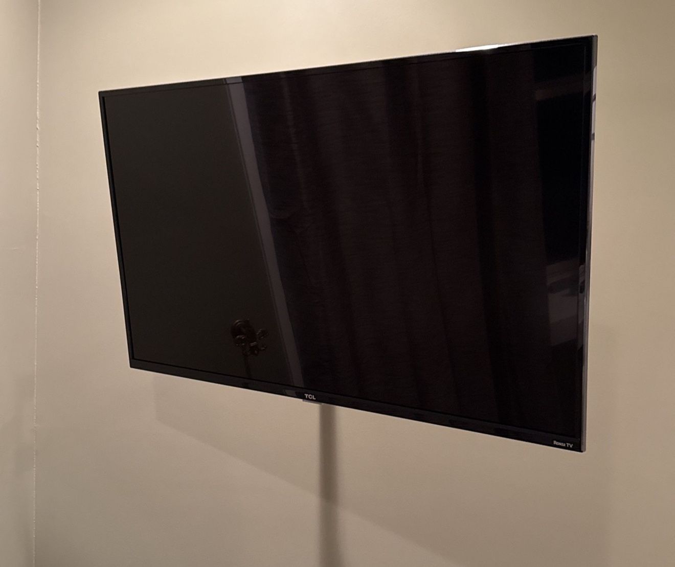 TCL Roku 43” Smart TV