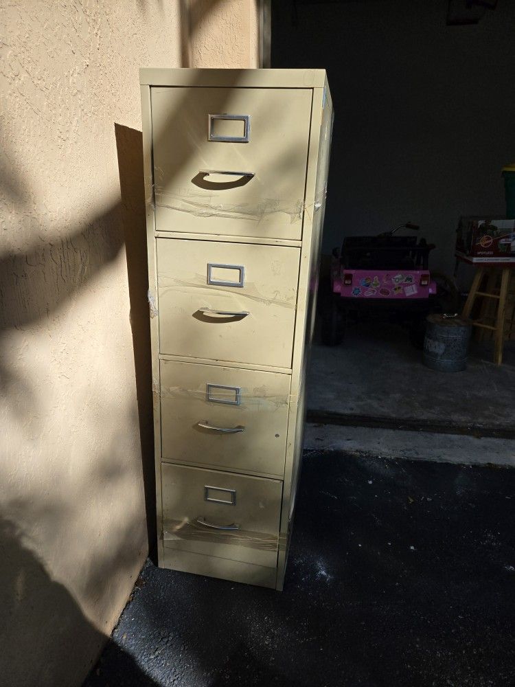 4 Drawers File Cabinet