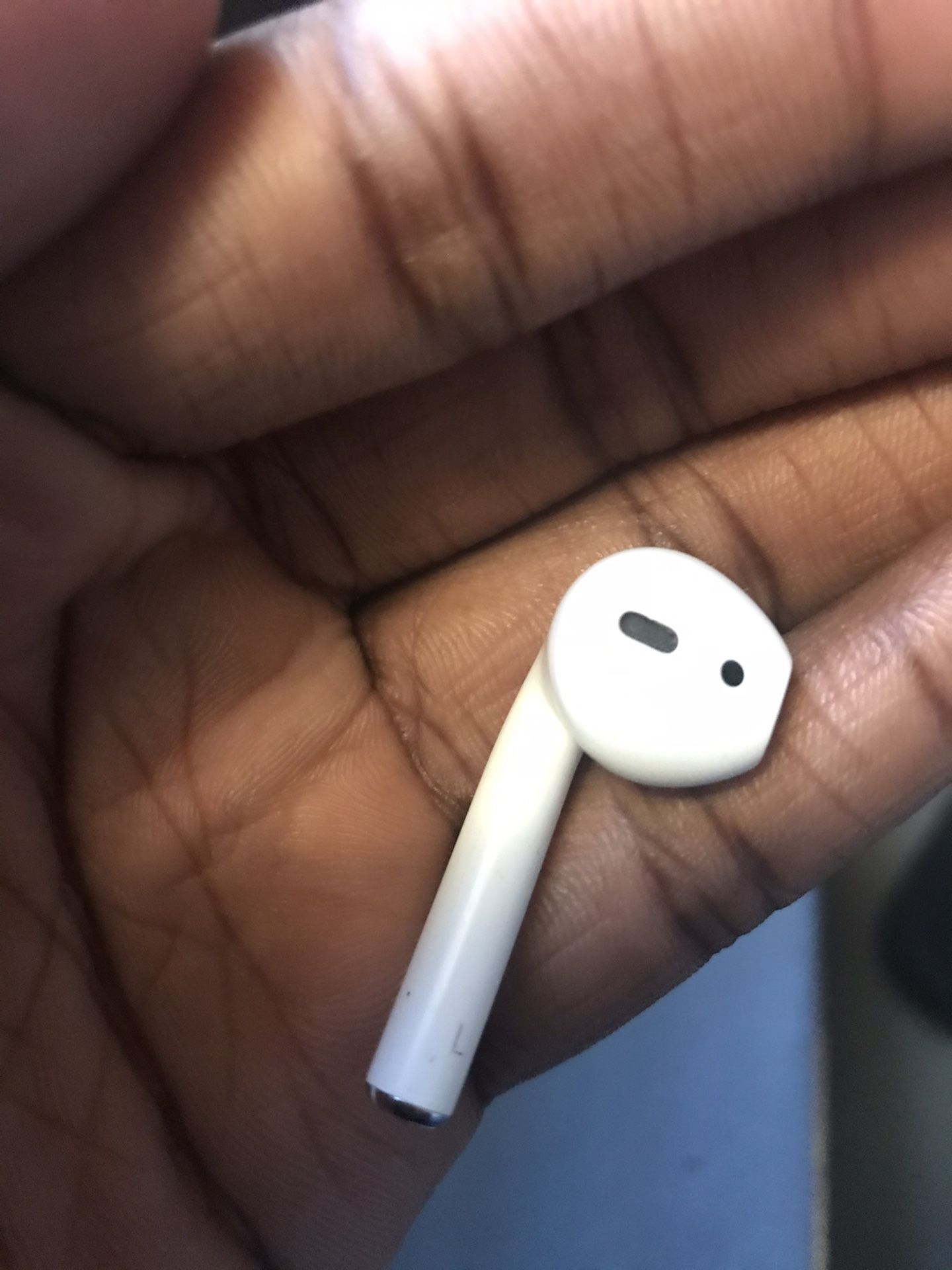 Left Apple airpods