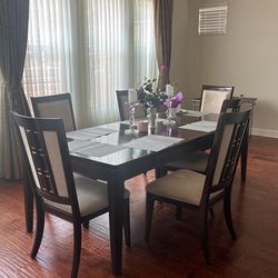 Dining Room Table 