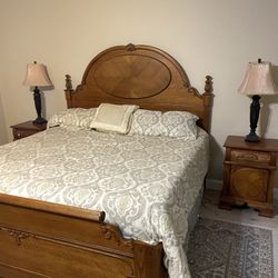 Vintage Bedroom Furniture Set (American Drew Quarter Sawn Oak)