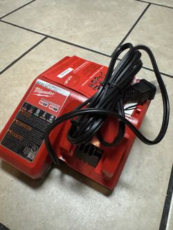 NEW     M12 and M18 12-Volt/18-Volt Lithium-lon Multi-Voltage Battery charger 