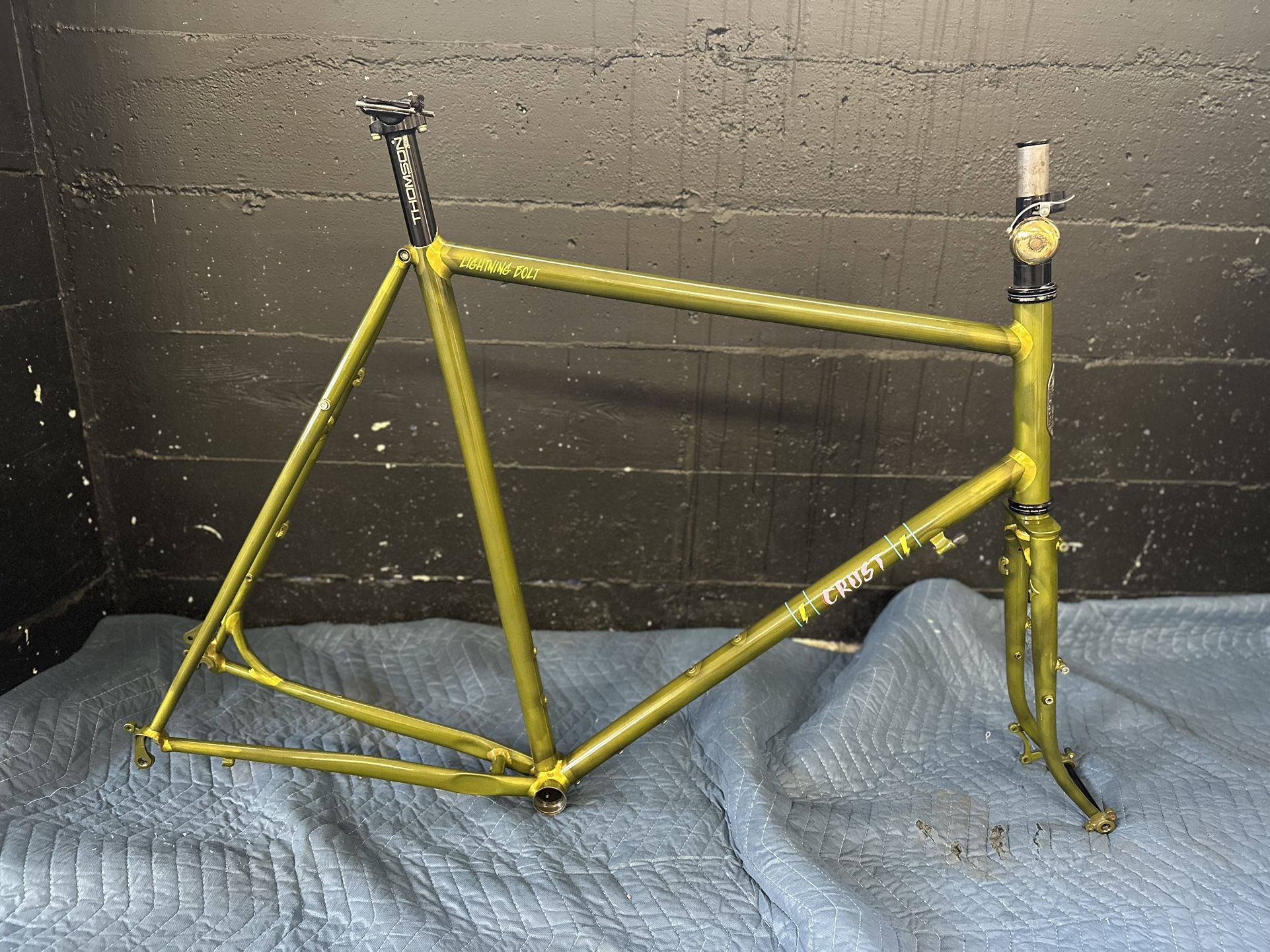62cm Crust Lightning Bolt Disc OG