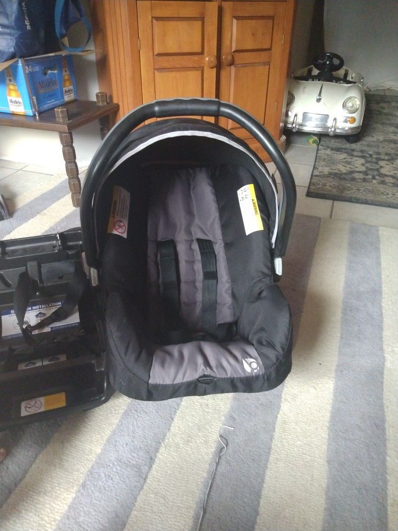 Baby Trend Infant Car Seat And Base 