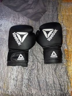Reebok 12 OZ Black, Boxing Gloves