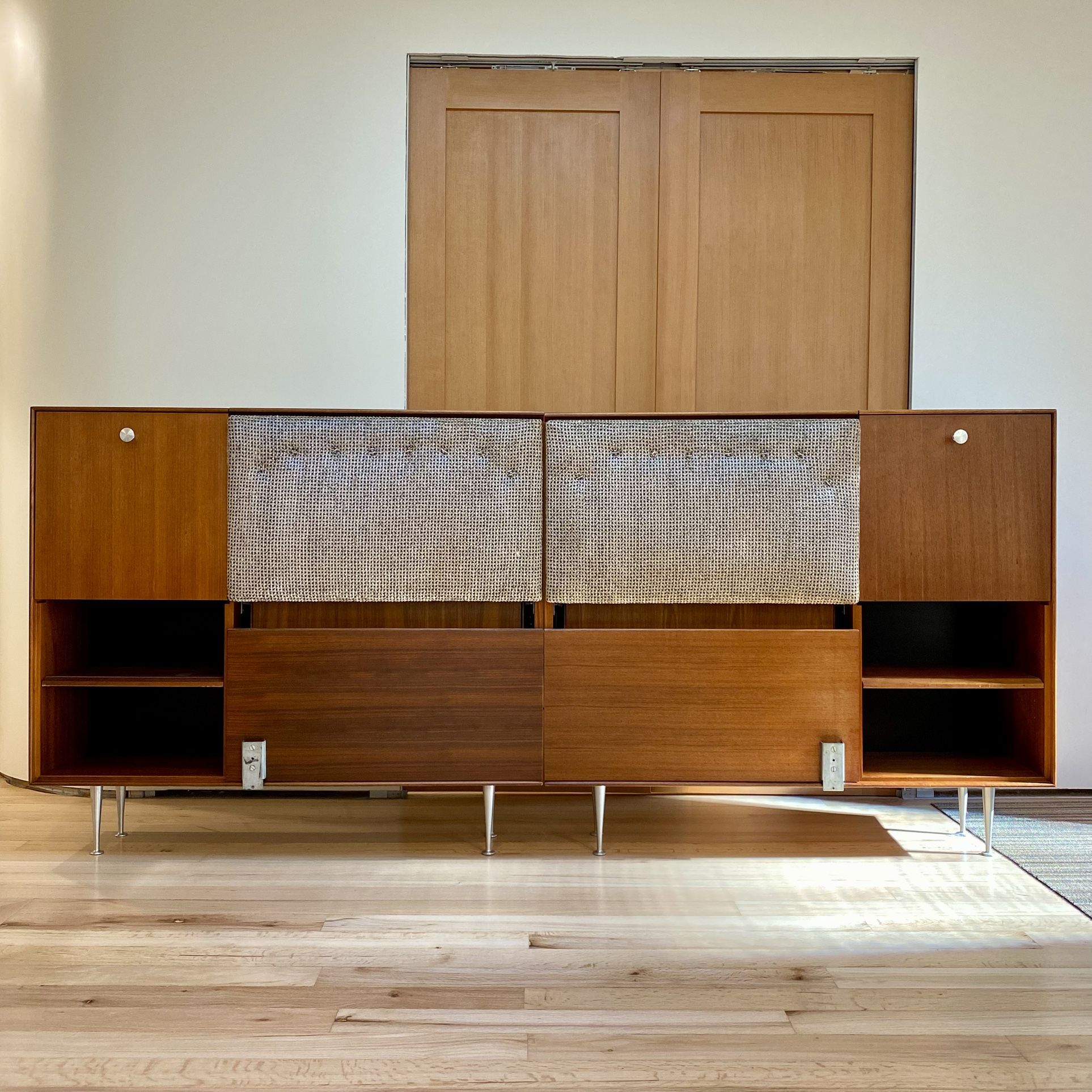 George Nelson & Associates Thin Edge headboard Herman Miller