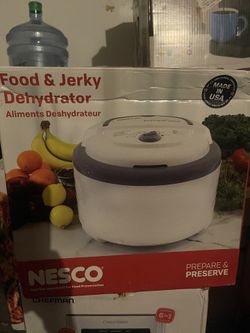 Nesco Food Dehydrator and Jerky Maker