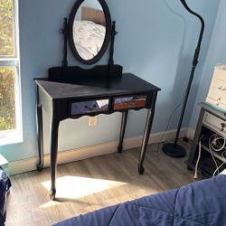 Make up dresser