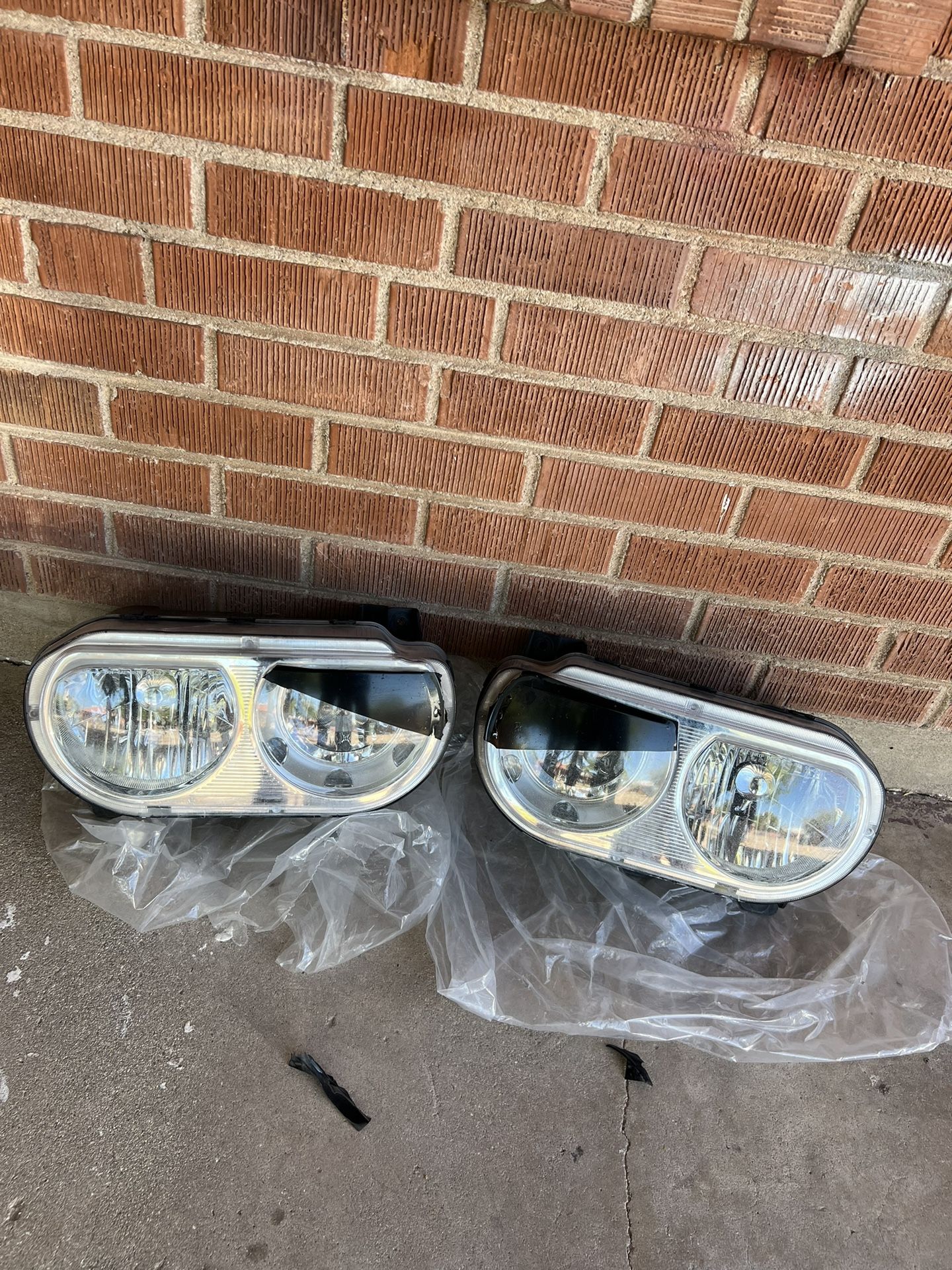 Oem dodge Challenger Headlights