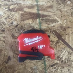 Millwaukee 16ft Tape Measure 