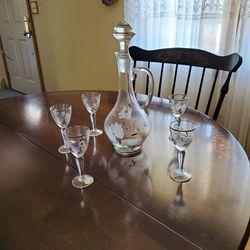 Vintage Decanter With 5 Glasses 