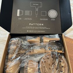 Pattern Blow Dryer W/ Attachments