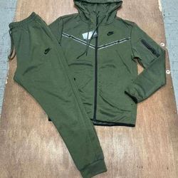 Nike Tech Sweatsuits 