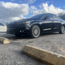 Ford  Fusion (TITANIUM)2012