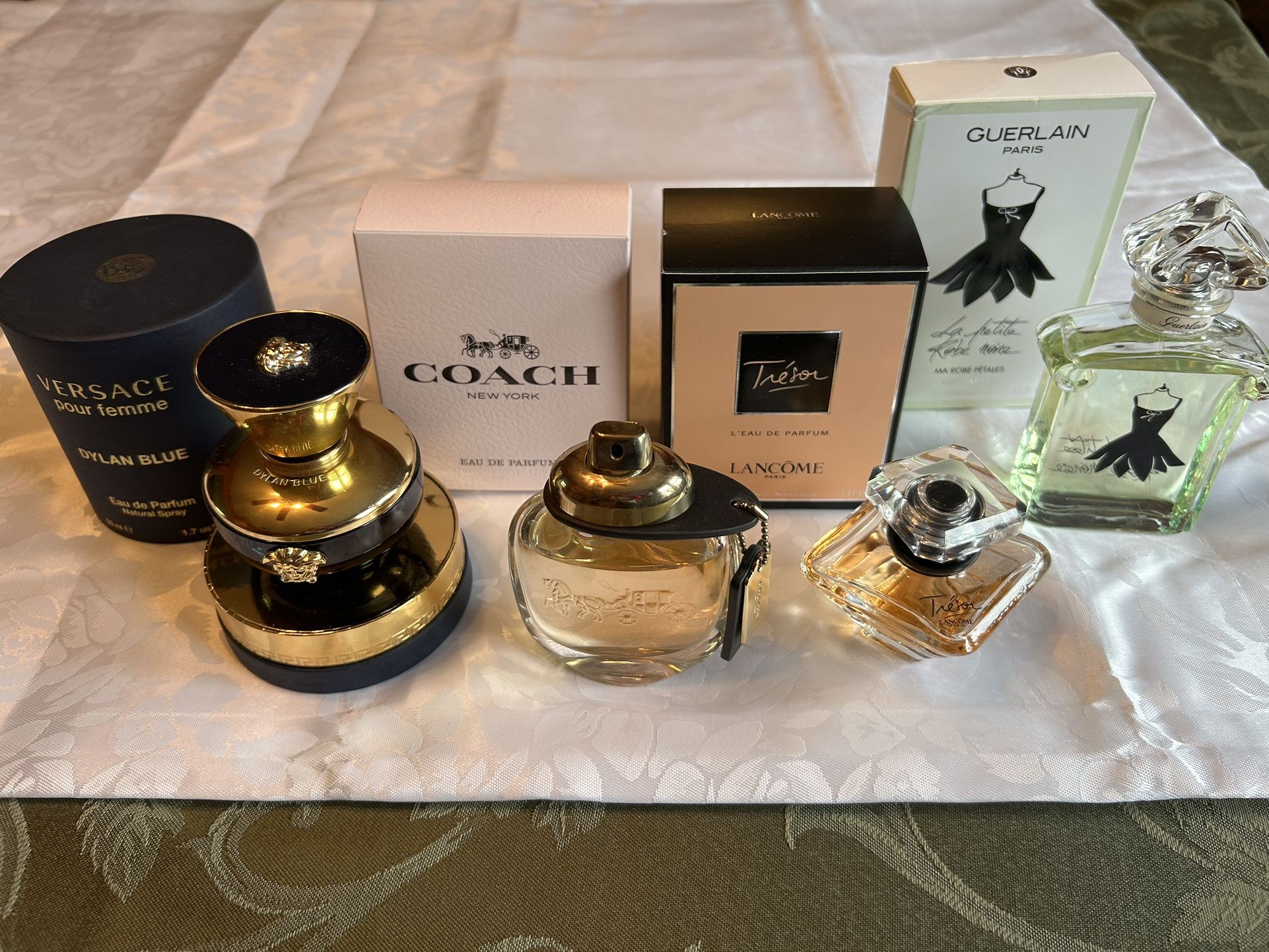 Perfumes (4)
