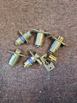 Deadlatches