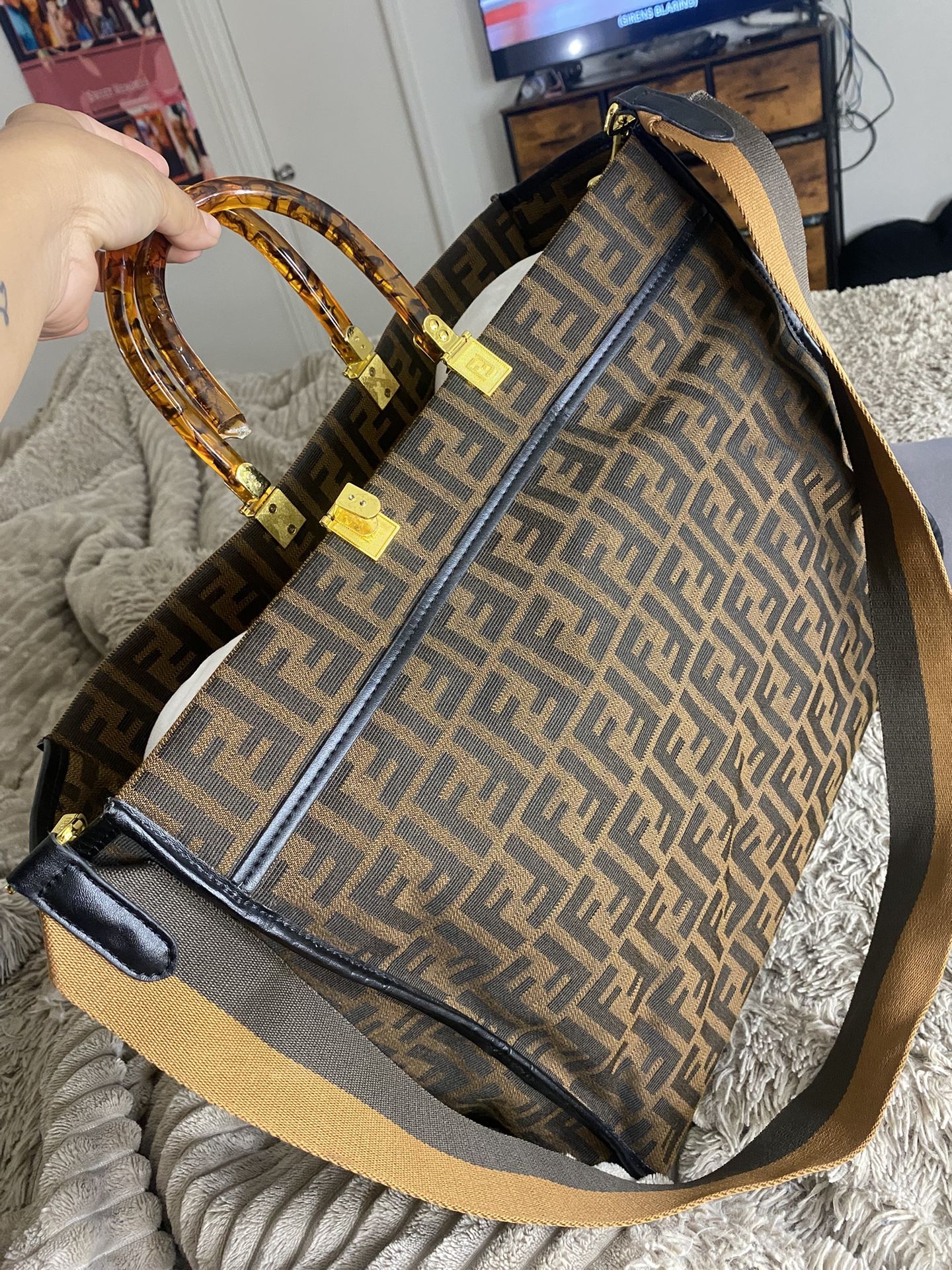 FENDI Shopper Bag! Broken Handle
