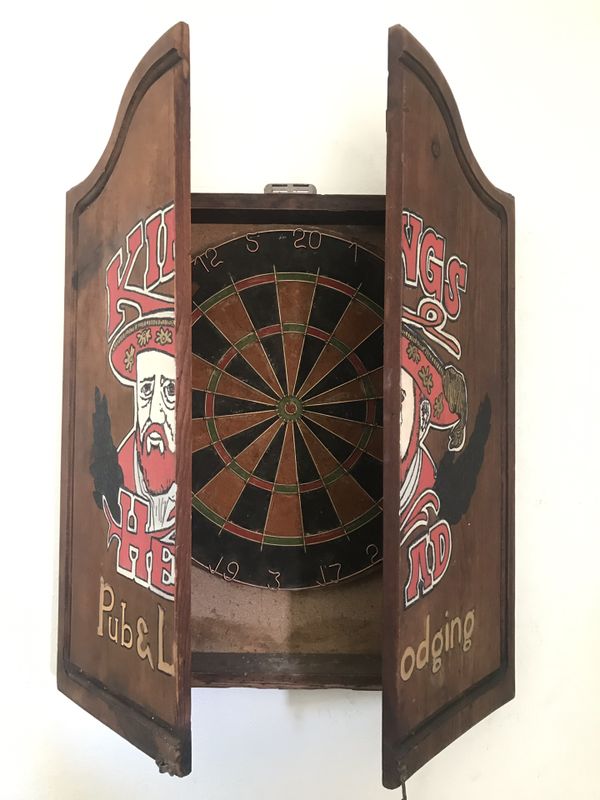 kings head dartboard cabinet