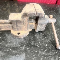 small 4 1/2 Inch vice 