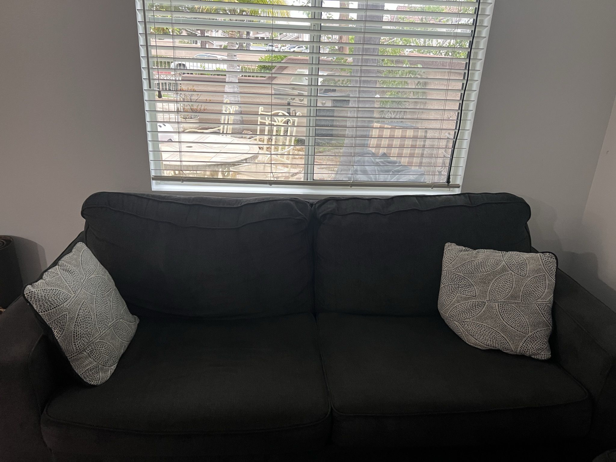 FREE Blue Sleeper Couch W 2 Pillows Small Rip In Photo