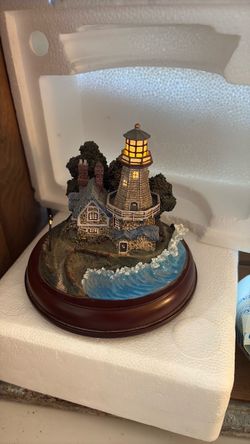 Thomas Kinkade Spirit of the Sea Lighthouse Figurine Hawthorne Village - Works!