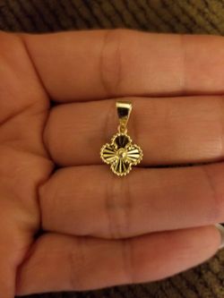 14k Gold Diamond Cut Extra Small Mini Dainty Clover Flower Charm Pendant Oro 14k Dije Pequeño Para Dama