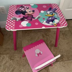 Minnie Mouse Table & Chair 